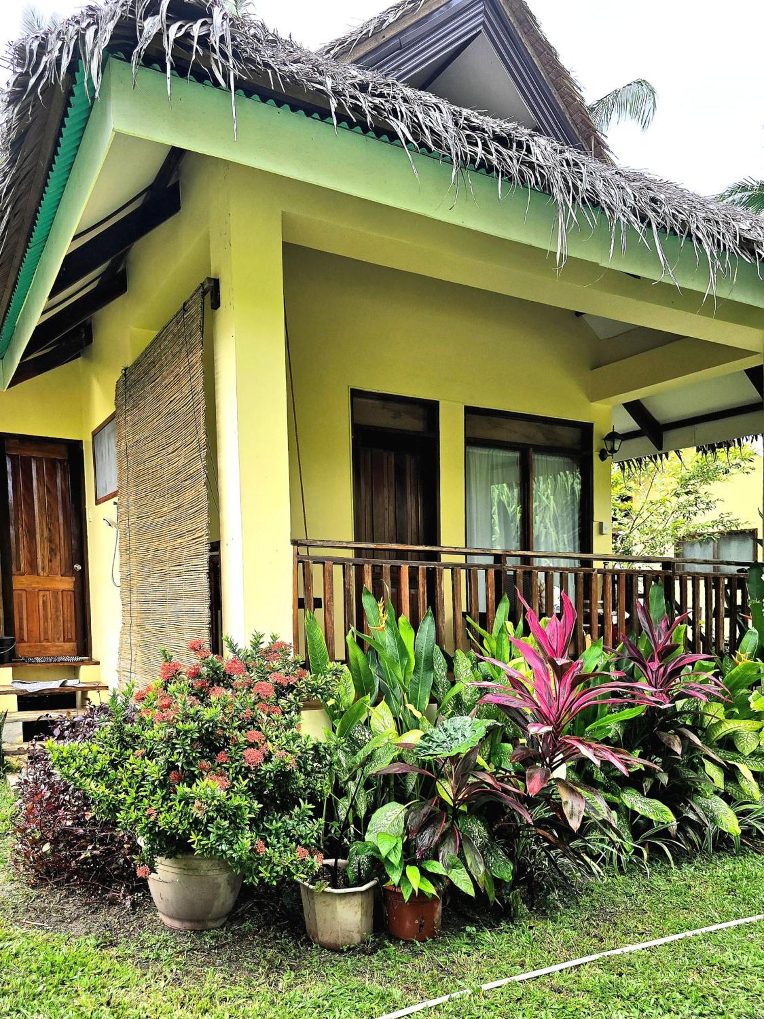 Isola Del Sole Villas And Resort General Luna  Exterior photo